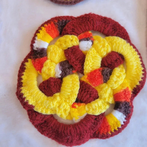 π΄3/$15π΄ Vintage handmade pot holders/trivits/warm pads set of 4 kitchen - Picture 2 of 12